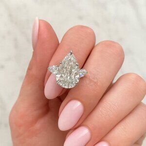 "Selma" 925 Sterling Silver 3 Stone Pear Travel Ring